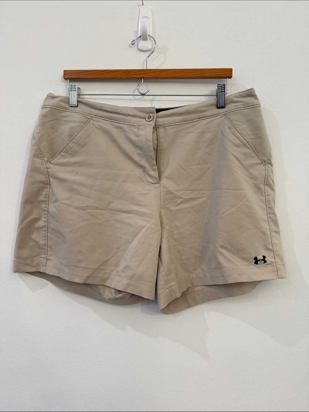 Under Armour Women's Beige Athletic Golf Shorts